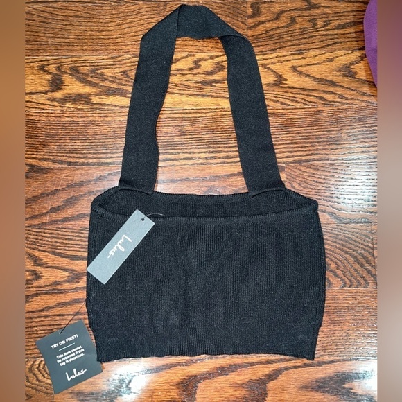 Lulu’s black halter crop top - Picture 2 of 4